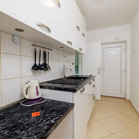 Apartament Roli *