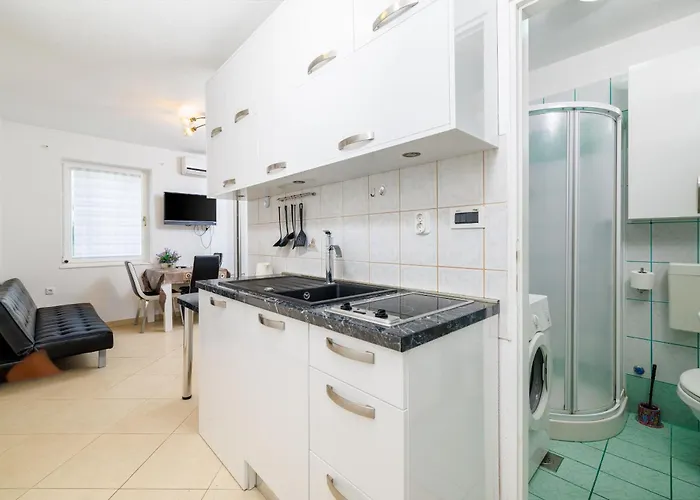 Roli Apartman *
