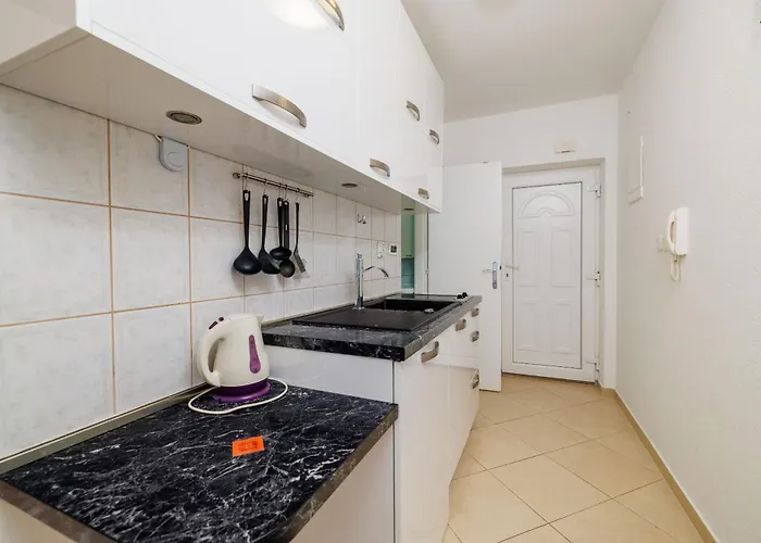 Apartman Roli *